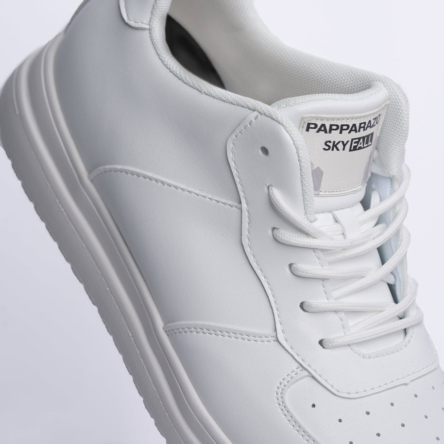 WHITE - SKYFALL